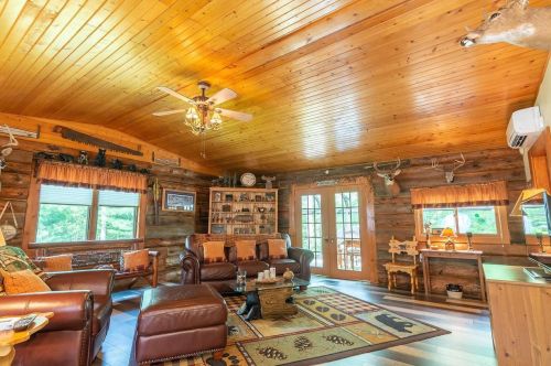3725 9th Dr, Wisconsin Dells, WI 53965-8500