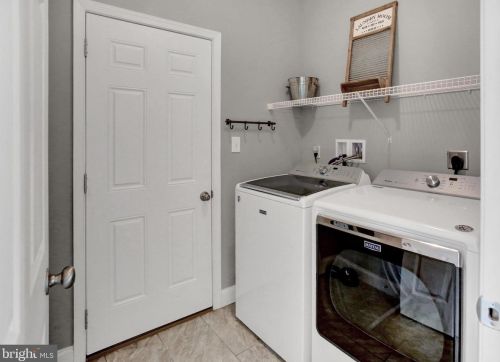 7 Dogwood Ter, Siddonsburg PA  17019-8733 exterior