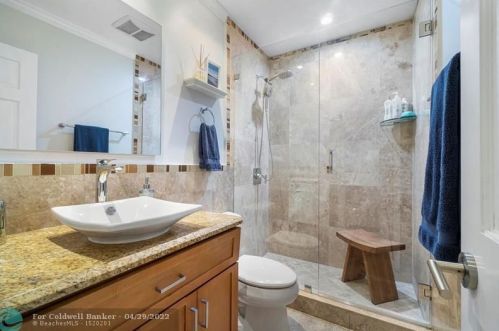 8288 Dundee Ter, Hialeah FL  33016-1405 exterior