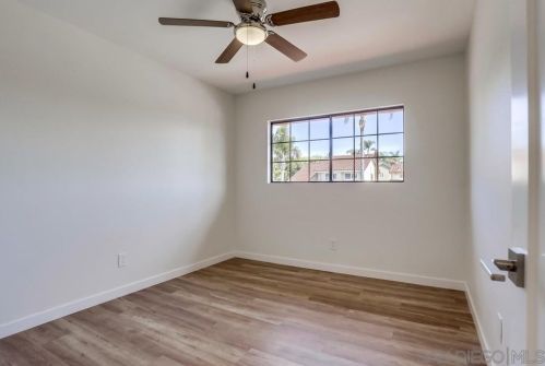916 Alyssum Rd, Carlsbad CA  92011-3907 exterior
