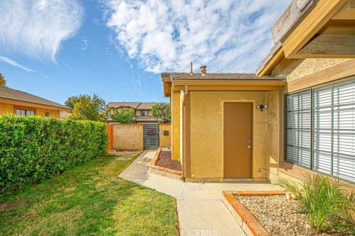 25776 Covala Ct, Santa Clarita CA  91355-2262 exterior