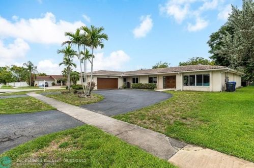 4000 41st Ct, Hollywood FL  33021-1820 exterior