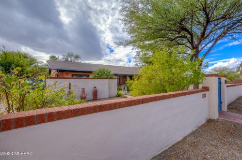 2130 Hampton St, Tucson, AZ 85719-3810