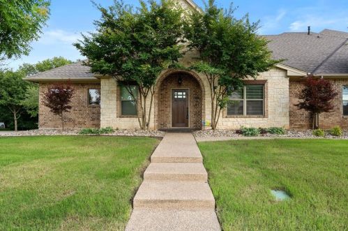 2020 Maplewood Dr, Weatherford, TX 76087-3809