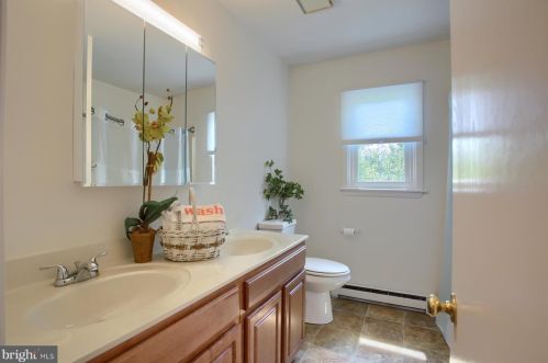 56 Ashford Dr, West Enola PA  17025-2320 exterior