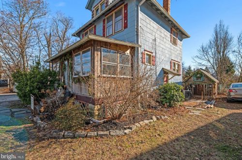 70 Taunton Ave, Berlin Boro, NJ 08009-1612