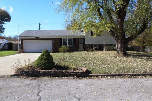 715 32nd St, Scenic Hts, IN 47586-2643