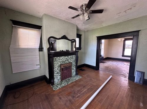 703 Prindle St, Hermitage PA  16146-2756 exterior