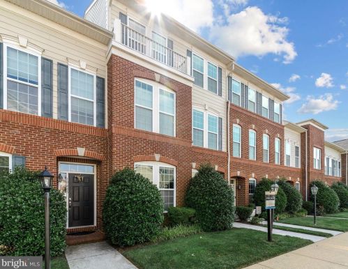 19483 Promenade Dr, Leesburg, VA 20176-6542