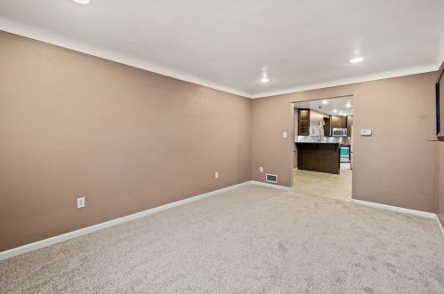 1720 Myer Ave, Mckeesport, PA 15133-3309