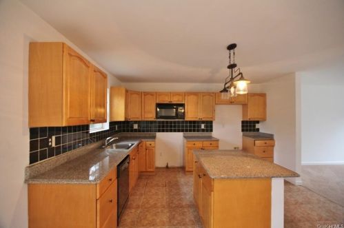 45 Dartmouth Dr, Rock Hill NY  12775-6011 exterior