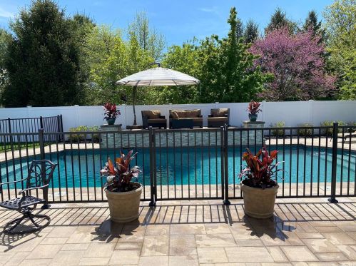 19 Pinehurst Dr, Mount Sinai NY  11766-3421 exterior