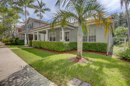 1546 Fenton Dr, Delray Beach, FL 33445-3554
