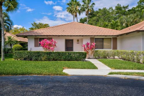 829 Club Dr, West Palm Beach FL  33418-7058 exterior