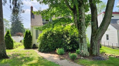 23 Cedar Ln, Chatham Township, NJ 07928-1103
