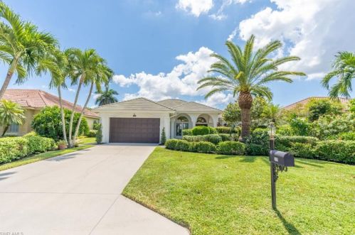 319 Lambton Ln, Naples, FL 34104-7868