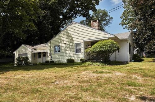 9 Crescent Ave, Warwick NY  10990-1047 exterior