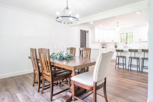 29 Carriage House Dr, Danbury CT  06810-8206 exterior