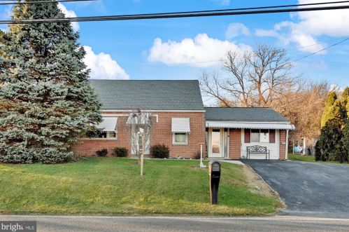 1082 Leesport Rd, Dauberville, PA 19533-9325