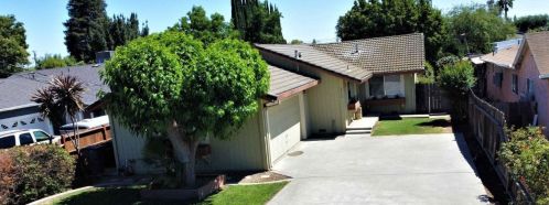 2712 Santa Fe St, Riverbank, CA 95367-2219