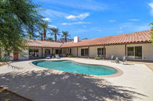 48890 Eisenhower Dr, La Quinta CA  92253-6223 exterior