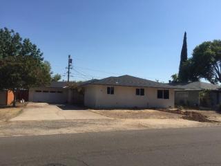 60 Griffith Way, Fresno, CA 93704-4025