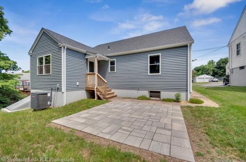 75 High St, Wallingford, CT 06492-3120