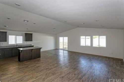 670 Bowen Rd, Perris CA  92570-3400 exterior