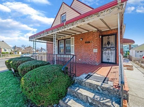 183-42 Arcade Ave, Jamaica, NY 11412-1501