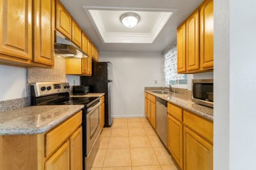831 California Ave, Sunnyvale, CA 94086-1736