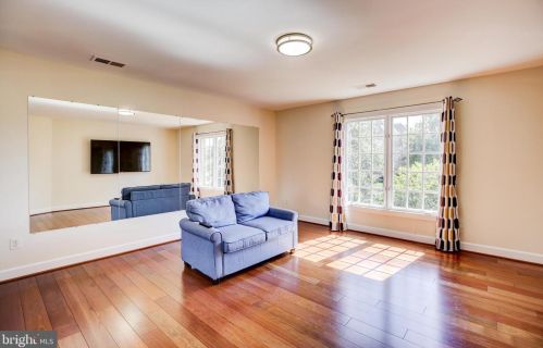 20405 Crimson Pl, Leesburg VA 20175-6362 exterior