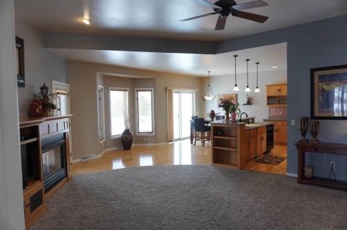 11 Whispering Springs Ct, Fond Du Lac WI  54937-6912 exterior