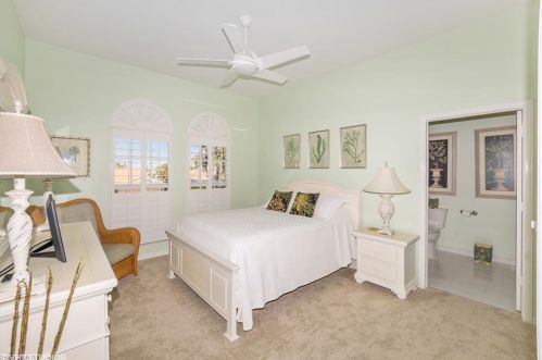 446 Bayside Ave, Naples FL 34108-2314 exterior