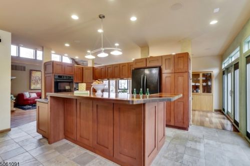 69 Fairway Ave, Verona NJ  07044-1010 exterior