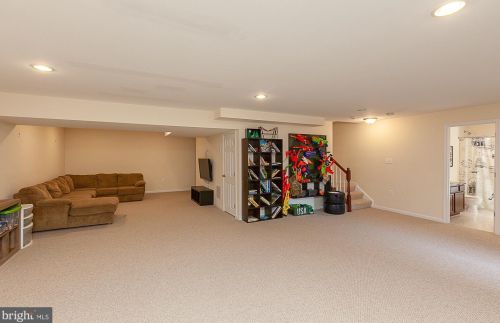 264 Burberry Ln, Charles Town WV  25414-5621 exterior