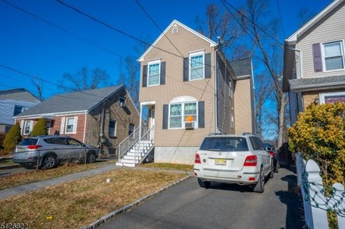 235 8th Ave, Roselle, NJ 07203-2033