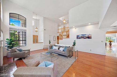 5805 Rainbow Hill Rd, Calabasas CA  91301-4636 exterior