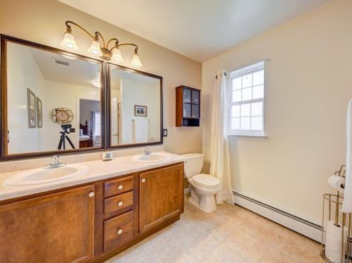 48 Amdurer Rd, Westtown NY  10998-3700 exterior