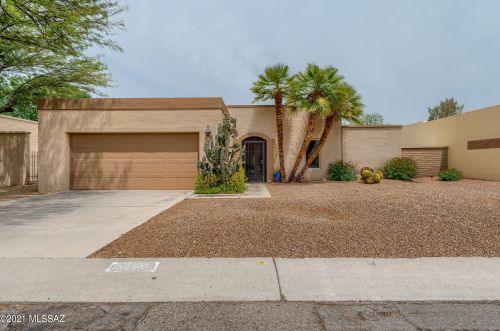 9021 Waverly St, Tucson, AZ 85715-5573
