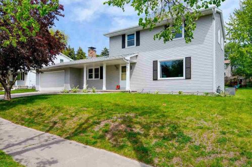 833 Edgewood Dr, Green Bay, WI 54311-5203