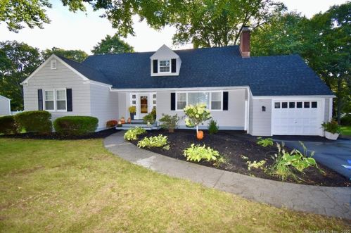 12 Arbor Ter, Ansonia, CT 06401-2942