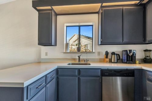 301 Rosemarie Pl, West Pittsburg CA  94565-6705 exterior