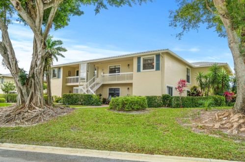 21 Westgate Ln, Boynton Beach, FL 33436-6369