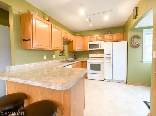 453 2nd St, Gaylord, MN 55334-7712