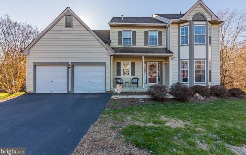 7 Yorktown Cir, Kennett Sq, PA 19348-2563