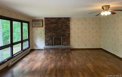 12 Chelsea Ln, Rock Hill NY  12775-6501 exterior