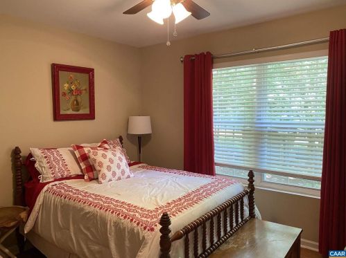 507 Jefferson Dr, Bybee VA  22963-2904 exterior