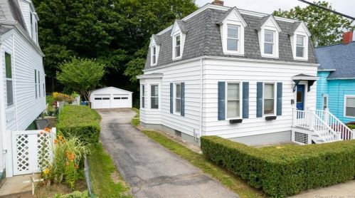 79 Spring St, Norwich, CT 06360-5619