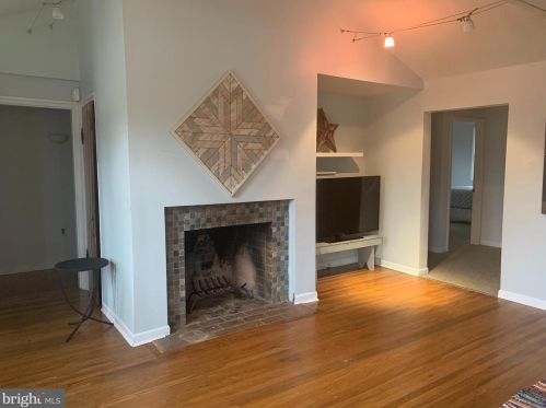 653 Gulph Rd, Norristown PA  19406-3704 exterior