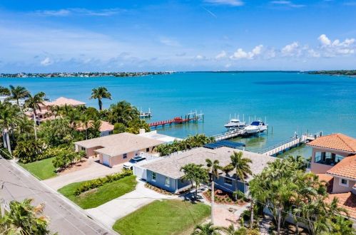 7925 Causeway Blvd, Saint Petersburg, FL 33707-1007